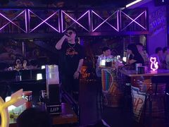 -UP嘻哈酒吧(粉巢店)