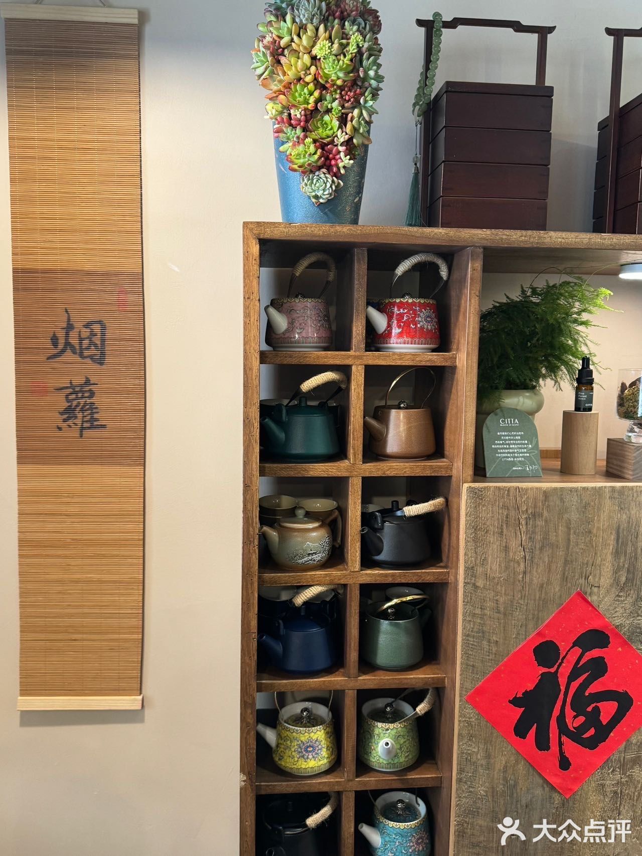 我们点的微辣四人餐很大一盆 方便面侵泡的汤汁嘎嘎香