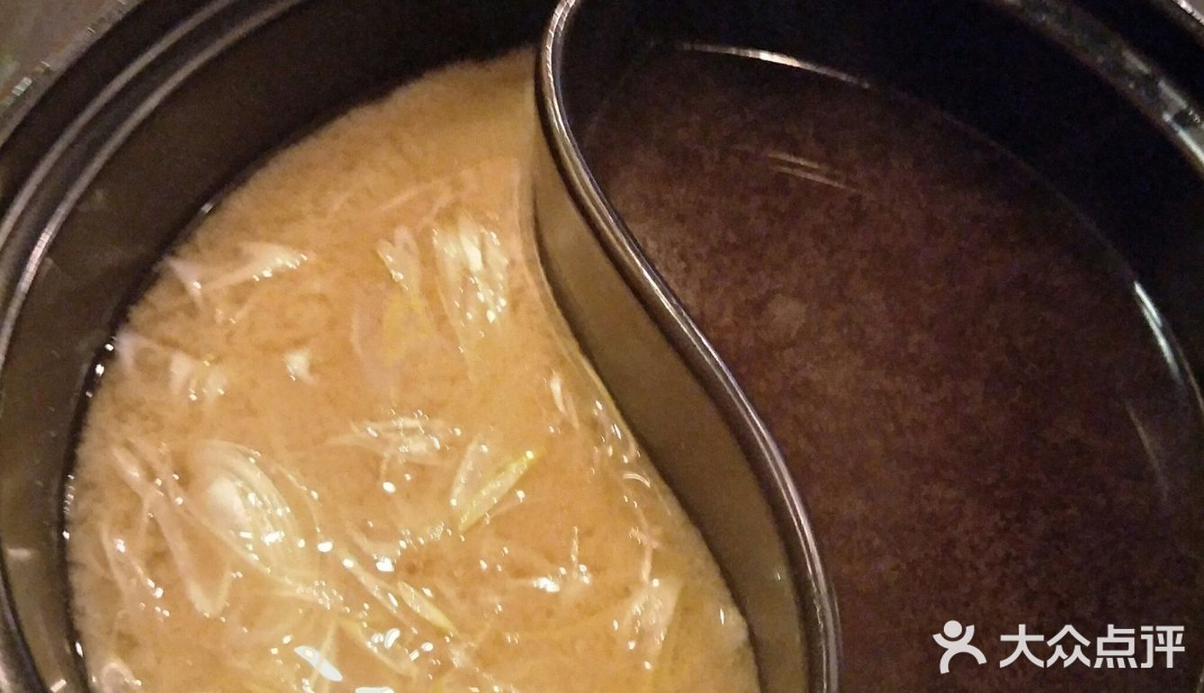 格格巫大战蓝精灵于虎太郎