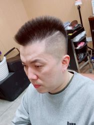-纯剪男士理发馆·烫染专业店