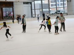 -冰纷万象滑冰场(深圳万象城店)