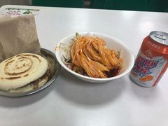 纯瘦腊汁肉夹馍-薛昌利大米面皮(南关正街店)
