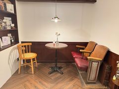 -Café Monson