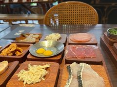 -银米·云南传统过桥米线(双廊黑金冠店)