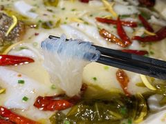 酸菜鱼配粉丝绝绝子-江渔儿酸菜鱼·拔草餐厅(虎门君乐汇店)