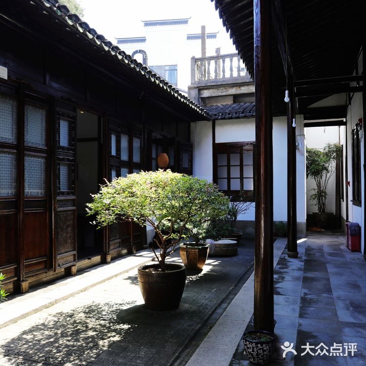 免费白相高桥老街