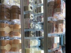 -红宝石·鲜奶小方·海派西点房(南翔店)