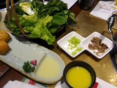 -左庭右院鲜牛肉火锅(金山万达店)