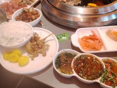 -黑金·寻焰自助百汇·烤肉·火锅(中街店)