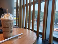 蜜糖凤梨星冰乐-星巴克(夏日百货店)