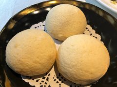 脆皮流沙包-皇朝会.经典传统粤菜(外滩店)