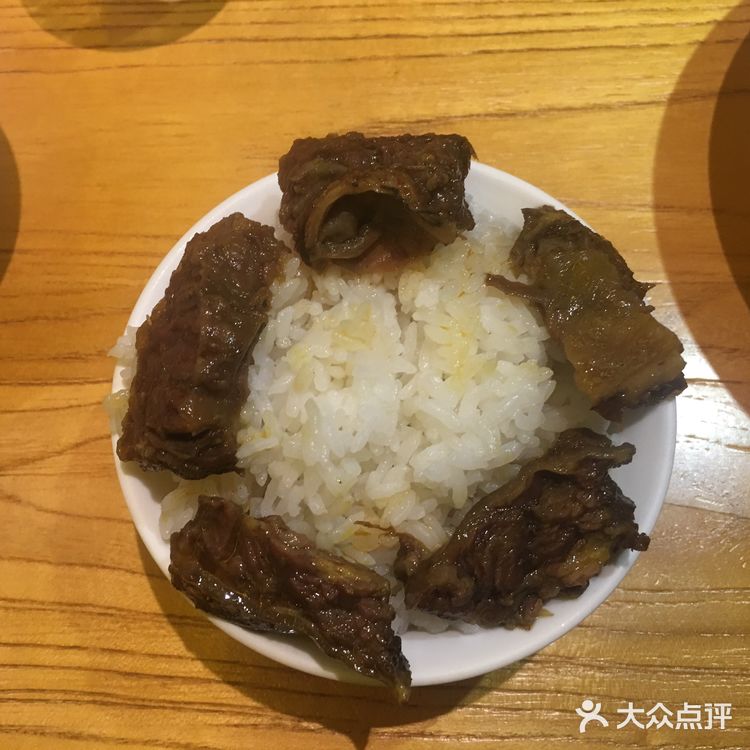 合生汇有一家用21种香料酱成的牛肉专门店
