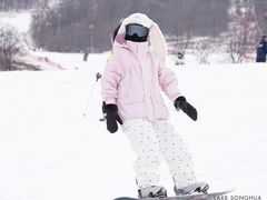 -中旅松花湖滑雪场