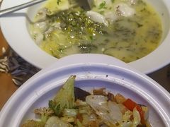 -严记小天府酸菜鱼(西四路店)