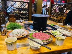 墨脱石锅鸡-滇藏石锅宴(崇仁巷老店)
