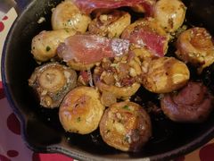 香煎火腿小蘑菇-BROWNSTONE布朗石西班牙餐厅(富城店)