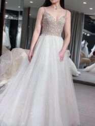 -艾米丽婚纱礼服