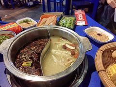 -马路边边麻辣烫串串火锅(体育西路店)