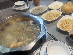 -光头药膳鸡(莱茵小镇店)