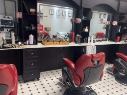 -老男孩男士理容馆·理发·烫染·修面