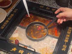 -老牌坊云南鱼豆花火锅(哈西万达店)