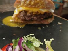 经典芝士汉堡-HIGH FIVE哈福手工汉堡(桂林路店)