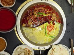 -沸炉重庆老火锅(军事博物馆店)