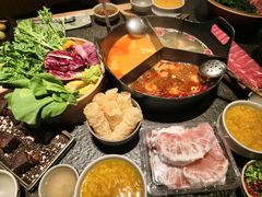 -三出山火锅(南京万象天地店)