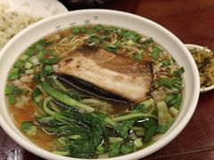 焖肉雪菜面-三两春(浦三路店)