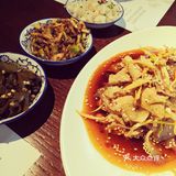 上面撒了一点新鲜橙皮颗粒，很解腻。独特的甲鱼做法