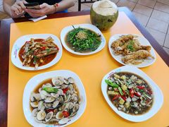 -班赞海鲜市场胖阿姨加工点