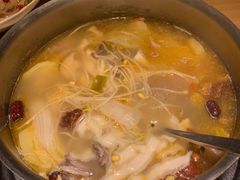 酸萝卜鸭架汤-守柴炉烤鸭(科华中路王府井店)