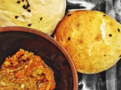 餐前面包配自制辣椒酱-Tajine Moroccan塔金摩洛哥中东餐厅
