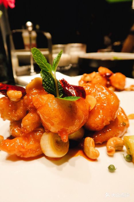 映水芙蓉(百盛淮海路店)宫保大虾球图片