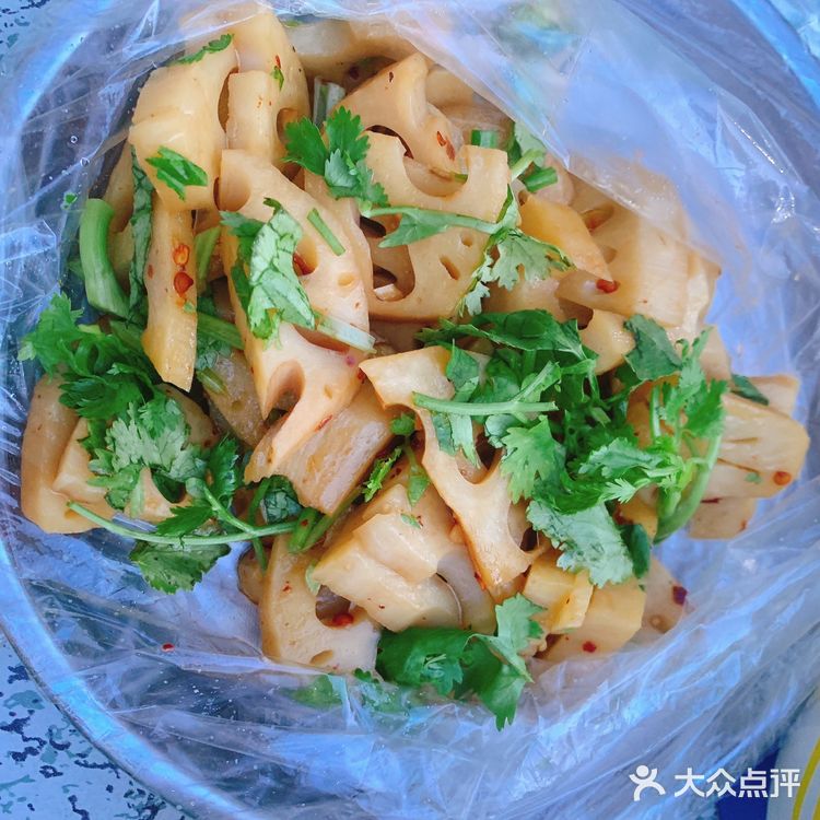 惊艳！巷子里的凉拌卤菜、桂林米粉