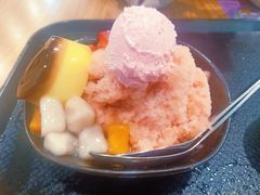 草莓冰沙-鲜芋仙(太原街万达店)
