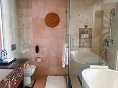 -青岛海尔洲际酒店