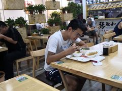-张胜和小笼包(市府广场店)