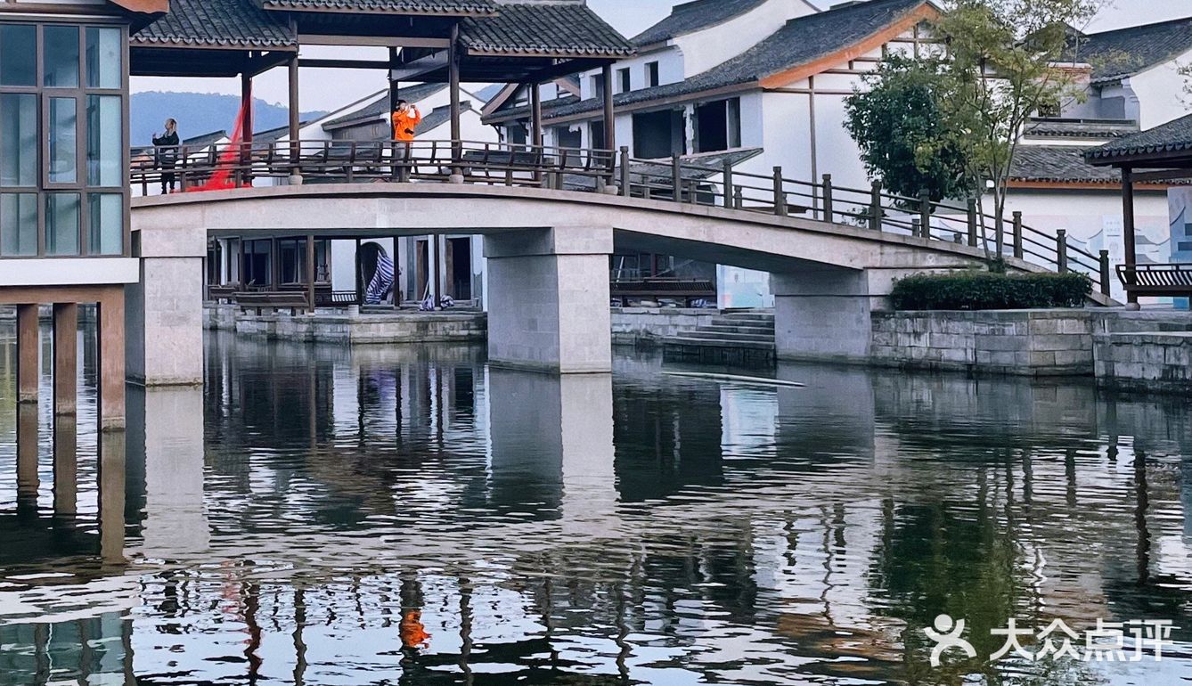 杭州小众拍照打卡|藏在湘湖边的绝美水街🔥