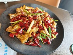 -曼听小寨海鲜烧烤·大连辣炒大王(盖州街店)