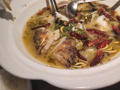 老坛子酸菜鱼（鲈鱼3-4人份）-太二酸菜鱼(广州IFC国金天地店)