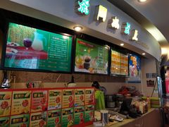 -海口骑楼小吃街