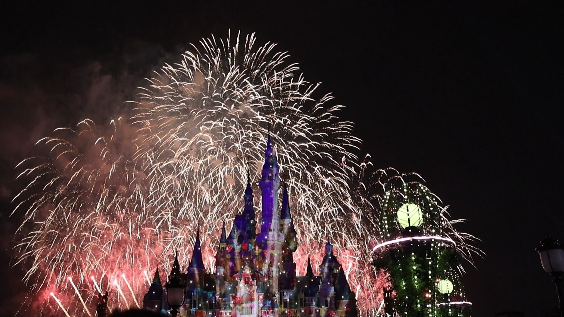 看看大家拍到的迪士尼烟花