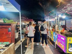-吴山路夜市
