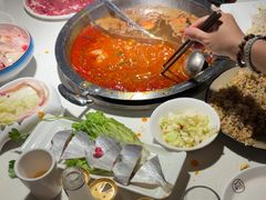 -茅草房·河畔园林火锅