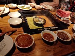 -老牌坊云南鱼豆花火锅(爱建店)