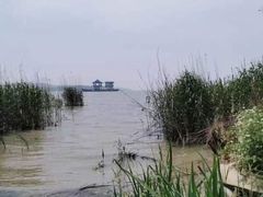 -亮河湾山庄