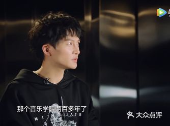 周深是个富矿。Tia还是太害怕了。 既然音乐世界里你