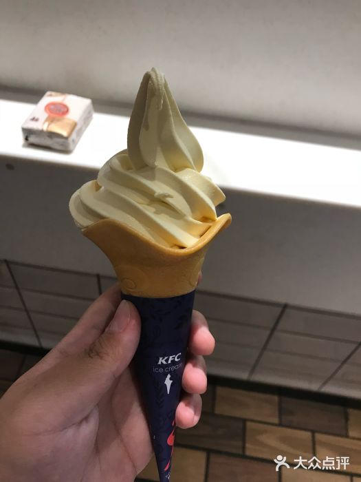 肯德基(沈辽路店)猫山王榴莲冰激凌图片
