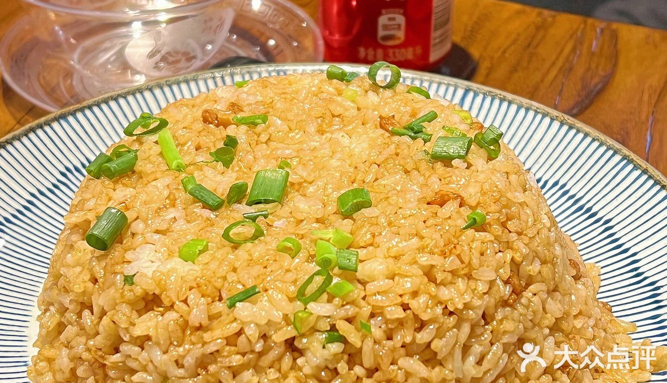 在青岛你永远可以相信学校旁边人均30的平价炒菜饭店！